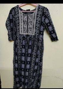 Black embroidered kurta top