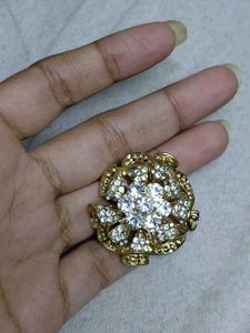 Stunning Floral Rhinestone Ring