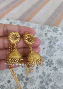 Elegant Gold Jhumka Earrings
