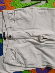 Un used M size Women's White Slim Fit Pants