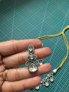 Elegant Kundan Necklace &amp; Earring Set