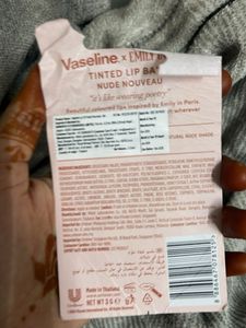 Vaseline Lip Balm - Nude Nouveau
