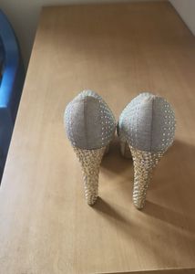 high heel shoe