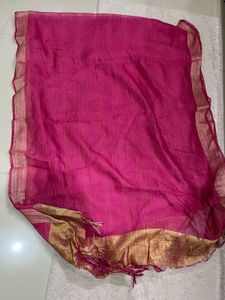 Elegant Pink dupatta with Gold Motifs