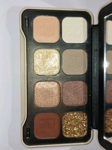 Revolution serenity Eyeshadow Palette