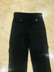 Black Cargo Pants - Trendy &amp; Comfy