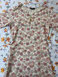 Women’s Pink &amp; White Floral Print Straight Kurti