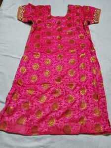 Elegant Pink Embroidered Kurti Top With dupa