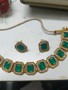 Emerald Green Necklace &amp; Earring Set