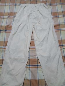 price drop*Beige parachute pants