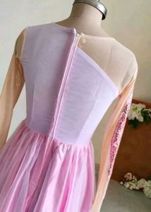 Stunning Pink Embellished Gown🩷👑👰