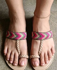 New Stylish Flat Sandals with Embellished Straps