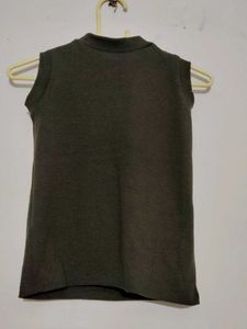Sleeveless Mock Neck Crop Top