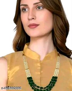Trendy Nackless & Chains green colour