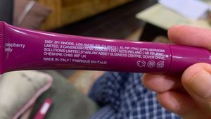 Rhode inspired Peptide Lip Tint - Raspberry