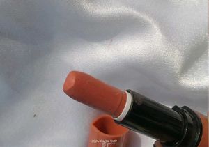 Moisturizing Lipstick - Nude Peach Shade