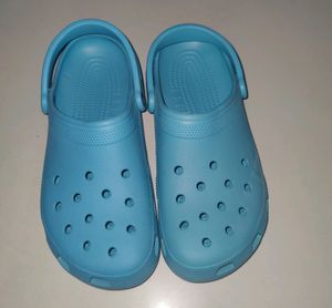 Crocs Men's Classic  Clogs . Like New.  No Coins