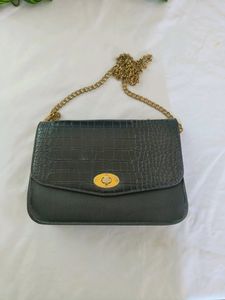 Black Casual Sling Bag (Women's)