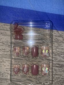 Press-On Nails Set