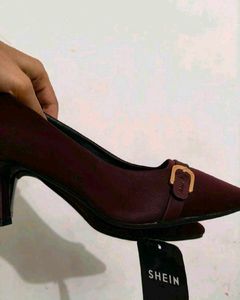 COMBO OF HEELS AND TOP