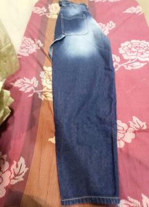 Off duty baggy carpenter jeans