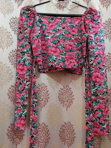 Floral Puff Sleeve Crop Top