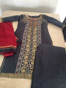 Aurelia Elegant Embroidered Kurti Set