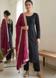 Elegant Black Kurta Straight Pant Set with Maroon