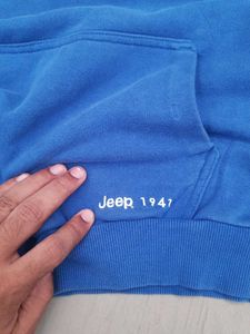combo of Bright Blue Jeep Sweatshirt and nike tee
