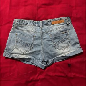 Light Wash Denim Hotpants