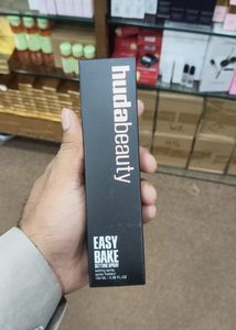 Huda Beauty Easy Bake Setting Spray