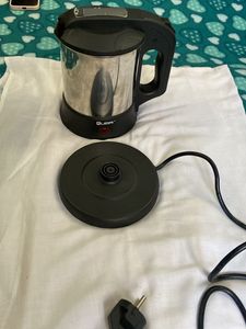 Electric Kettle 3+ Liter In Good Condition