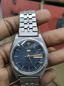 Seiko 5 Men's Watch - Classic Design