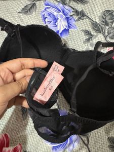 Elegant Black Lace Bra Hunkemoller