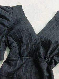 Chic Black Puff Sleeve V-Neck Dress