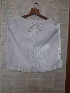 Women's White Linen Shorts