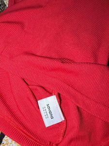 Red Graphic Print Crop Top