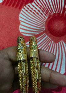 Exquisite Gold Tone Designer Bangle