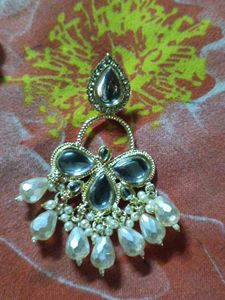 Elegant Crystal &amp; Pearl Drop Earrings