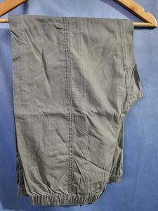 H&amp;M female Cropped Cargo Pants