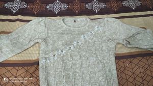 Cream Sweatshirt For Woman And Girl's 🥰🥰