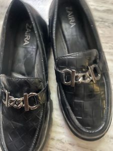 Chic Black Loafers with Chain Detail