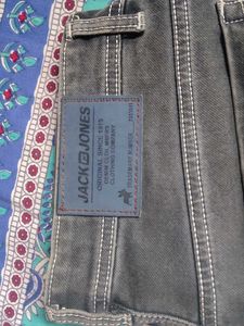Stylish Men's Grey Wash Jeans