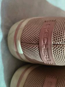 Skechers Air-Cooled Arch Fit Bellies