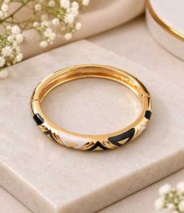 Chic Gold &amp; Black Geometric Bangle