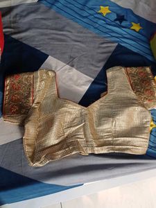 Heavy Bridal Saare With Beautiful Glitter Work
