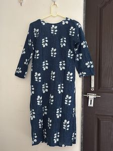Blue Leaf Print V-Neck Kurta