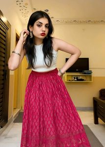 New Pink Long Skirt with Golden Patterns🌸