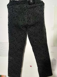 💖 Stylish Skull Print Jeans 🎀