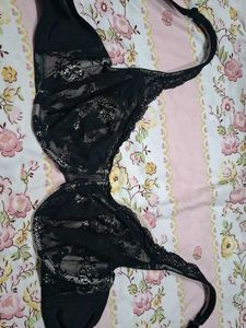 lacey Elegant Black Bra